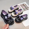 Zapatos de princesa para niñas, colección de otoño, zapatos de piel para niños con suela blanda, zapatos de actuación, con lazo, negros, modernos y antideslizantes