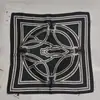 Pañuelo cuadrado estampado de leopardo bufanda coreana femenina de seda versátil pañuelo para el pelo bufanda retro flor de anacardo pañuelo cuadrado pequeño venta al por mayor
