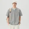 Camiseta de Manga Curta Falsa Duas Peças Estilo Americano Cool e Bonito para Homens, Refrescante de Verão Seda de Gelo Solta Toque de Alta Qualidade Manga Meia-Manga Patchwork Roupa de Verão
