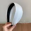 Diadema de Ala Ancha de Tela Básica de Color Puro Suave de Principios de Otoño~Nuevo Estilo Otoño e Invierno 2025 Diadema Simple y de Alta Gama
