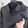 Suéter para hombre con diseño de dos piezas falso, nueva colección otoño/invierno 2026, estilo business casual, engrosado para abrigar, suéter de punto para hombre