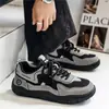 Tenis casuales transpirables de malla para hombre, con puntera ancha, adecuados para primavera y otoño, diseño moderno, suela gruesa, duraderos, antideslizantes y de corte bajo.
