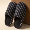Pantuflas de Algodón Rayadas Japonesas para Hombre Otoño/Invierno Felpa Antideslizantes Hogar Interior Cálidas Silenciosas Piso Pantuflas de Algodón Otoño/Invierno