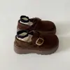 Sapatos Birkenstock Estilo Retrô com Forro de Fleece, Aumentadores de Altura, Uso em Duas Direções, Sola Grossa, Cobertura Total para Mulheres, Novo Outono e Inverno 2025, Sapatos de Algodão Quentes Antiderrapantes para Uso Externo