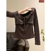 Camiseta de estampado floral con ribete de encaje y cierre de corbata, estilo dos piezas