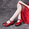 Sapatos Femininos Retrô Estilo Étnico 2026 Outono Novo Sapatos de Couro para Meia-Idade e Idosos Sapatos de Solado Macio Confortáveis Sapatos de Salto Único Sapatos de Dança para Mãe