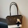 Bolsa Casual Transfronteiriça com Estampa de Leopardo Feminina Grande Capacidade Tote Bag Outono 2025 Nova Bolsa Portátil para o Dia a Dia Bolsa de Ombro de Alto Valor