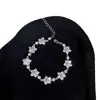 Pulsera de Flor de Diamante Completo Plateada Mismo Estilo Celebridad Nicho Sensación de Alta Gama Joyería de Mano de Lujo Ligero Exquisitos Accesorios de Pedrería de Moda