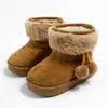 26 novos modelos de inverno de botas de neve infantis, sapatos quentinhos de algodão pelúcia para meninas, botinhas curtas para bebês meninos, botas peludas com sola macia