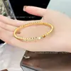 Pulsera de Panal Finamente Tallada en CNC de Alto Gama V-Gold para Mujer con un Diseño Elegante, Pulsera Apilable de Forma Ondulada con Forma de Diamante Incrustada de Diamantes