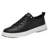 Zapatillas de cuero genuino transfronterizas para hombre otoño casual estilo coreano de moda zapatos de cuero para hombre simples blancos versátiles estación europea zapatos de hombre