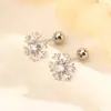 Clavos de Hueso de Oreja Sencillos de Copo de Nieve Estilo Coreano, Modernos y Creativos, Pendientes Pequeños y Frescos de Navidad, No Necesitan Quitarse los Pendientes para Dormir, Pendientes de Moda para Mujer