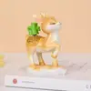 Nova Estatueta de Veado de Desenho Animado Artesanato em Resina Decoração para Mesa de Casa, Lindo Pequeno Ornamento de Veado com um Toque Feminino