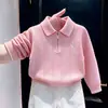 Estilo Coreano Niños 2026 Otoño Nueva Llegada Rosa Calado Bordado Suéter de Punto Pantalones Casuales Blancos para Niños Conjunto de Dos Piezas