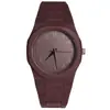 Nuevo Reloj de Cadena Estilo Americano Reloj de Temperamento de Moda para Hombres y Mujeres Dopamina Lujo Ligero Personalizado Impermeable Reloj de Cuarzo Al por Mayor