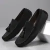 Zapatos Casuales de Cuero para Hombre Estilo Británico Zapatos para Hombre Zapatos Slip-On con Borla Roja Hombres 2025 Nuevos Zapatos de Otoño para Hombre