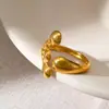 Moda Europeia e Americana Anel Exagerado de Aço Inoxidável para Mulheres Ouro 18K Simples Estilo Ins Anel de Design de Ponta Joias Atacado