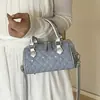Bolsa Pequena Bordada Acolchoada para Mulheres 2026 Nova Moda Versátil Bolsa Transversal Bolsa de Mão para o Trabalho Bolsa Boston Bolsa Almofada
