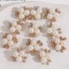 Estilo barroco superfície brilhante três pérolas brilhantes com diamante acrílico flor núcleo cocar brincos DIY jóias acessórios
