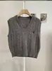 KEKEZOON Chaleco de Punto Trenzado con Cuello en V Bordado de Letras Chaleco sin Mangas para Mujer Cárdigan Top Versátil de Moda 8792