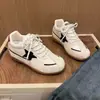 Zapatillas de entrenamiento alemanas con aumento interno de altura, otoño 2026 nuevo estilo retro estrella coreano versátil suela blanda transpirables suela gruesa casual para mujer