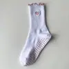 Meias Esportivas para Mulheres, Meias para Fitness Yoga, Profissionais Antiderrapantes com Bordado de Coração de Renda Personalizadas para Pilates Meia-Canela para Mulheres