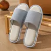 Pantuflas de lino a rayas para cuatro estaciones para hombres y mujeres, suaves, de suela gruesa, para interior, silenciosas, antideslizantes, absorbentes de sudor, transpirables, pantuflas de pareja