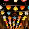 Festival do Meio do Outono e Dia Nacional Lanternas Vietnamitas Impermeáveis para Exterior com Cenários, Lanternas em Formato de Tecido Floral, Lanternas de Seda Estilo Antigo para Áreas Cênicas e Ruas
