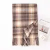 Bufanda gruesa de cuadros para otoño e invierno para niñas, calentador de cuello de invierno para parejas y estudiantes, elegante y cálido para ir al trabajo, chal con flecos estilo coreano