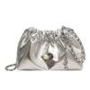 Popular bolso plateado con textura para mujer 2023 Nuevo bolso bandolera de cadena de verano de celebridad de Internet, moda para combinar con todo, bolso nube