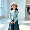 Nuevo atuendo de otoño 2026 para niñas: Conjunto moderno de manga larga estilo coreano y jeans, pantalones casuales de pierna ancha para niños