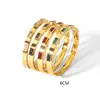 Bestseller transfronterizo europeo y americano juego de tres piezas de diamante cuadrado de una sola fila acero de titanio acero inoxidable oro de 18k pulsera de tres diamantes que no se decolora para mujer