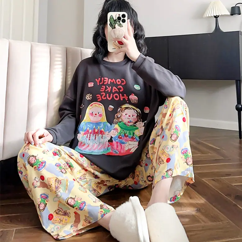 深灰蛋糕两女孩花裤双长