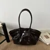 Bolso tote versátil de cuero encerado vintage para mujer, casual y elegante, gran capacidad, adecuado para ir al trabajo, con diseño plisado y correa cruzada