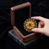 Broche de Flor de Cristal Rosa Amor para Mujer Diseño de Alta Gama Decoración de Solapa Fija para Ropa