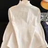 Foto Real de Blusa Blanca Estilo Corte Francés 2026 con Bordes Volantes y Cuello Alto para Mujer, Top de Manga Larga de Primavera