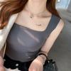 2026 Novo Estilo Camisola Hot Girl de Seda Gelada Costas Nuas para Mulheres, Top de Verão Sem Mangas com Bojos para Usar por Dentro ou por Fora