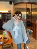 Suéter Feminino de Tricô Patchwork com Laço de Renda Solto de Manga Longa Estilo Preguiçoso Outono/Inverno 2025 Top de Comprimento Médio