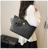 Bolsa Feminina Grande Capacidade 2025 Bolsa da Moda Sentindo Primavera Ombro Bolsa Estampada Feminina Bolsa de Ombro Underarm Nova Bolsa Cartoon de Urso