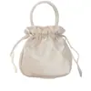 Bolsa de mão bordada feita à mão, bolsa tote pequena, bolsa de mão para mãe, estilo étnico vintage, adequada para mulheres de meia-idade e idosas, para carregar troco e um celular enquanto faz compras