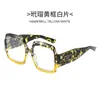Nuevas gafas retro de montura cuadrada con patillas anchas, montura grande, efecto adelgazante, diseño de etiqueta dorada de lujo ligero, gafas planas versátiles para el día a día