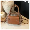 Bolsa de Bolos Retro para Mujer 2025 Nuevo Bolso de Mano de Verano Bolso de Hombro Moderno de Moda Bolso Almohada para Mujer Este Año