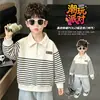 Sudadera Infantil Primavera y Otoño 2026 Modelo Nuevo Sudadera con Cremallera para Niños Estilo Coreano Rayas Cuello Campana Manga Larga Moda para Niños Pequeños