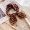 Pañuelo de seda de 70 cm, no hace bolitas, fino, con estampado de letras, diseño simple, estilo coreano, pañuelo cuadrado pequeño, versátil para mujeres, adecuado para primavera y otoño