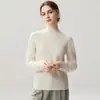 Nueva colección de otoño e invierno: prenda interior de punto de cachemira a la moda, suave y cómoda, color liso, cuello semi-alto, mangas largas y delicada con la piel para mujer