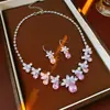Set de Cadena para Clavícula y Pendientes con Gancho para Oreja de Flor Gota de Agua de Zirconia Moda Versátil Lujo Ligero Pendientes Retro de Gama Alta Venta al por Mayor