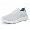 Zapatos para Hombre 2026 Nuevo Estilo Transfronterizo Tejido Volador Casual Zapatos Palomita Ligeros Suela Suave Slip-On Zapatos Deportivos para Correr