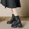 Botas de Moda com Salto Alto Femininas 2026 Estilo Novo Tendência Outono Inverno Estilo Britânico Zíper Traseiro Preto Para Baixinhas Aumentando Altura Botas Curtas