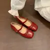 Sapatos rasos de estilo francês para mulheres, novos sapatos baixos de balé outono 2026, sapatos Mary Jane de couro versáteis e confortáveis