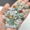 Jadeíta de Myanmar a cargo hielo tres colores hebilla flor de ciruelo espaciador Jade jade suelto accesorios de joyería material tejido al por mayor
